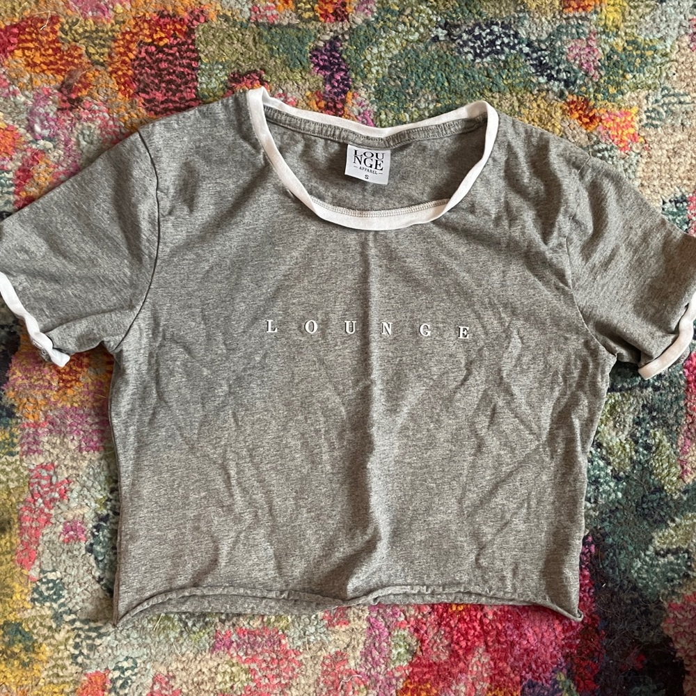 LOUNGE Tshirt Small